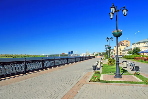 Central embankment in the summer of 2012. Astrakhan — Stock Photo, Image
