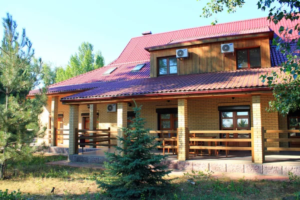 A többi ház az orosz turisztikai központ. — Stock Fotó