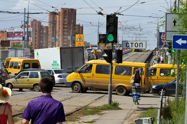 Труба на мосту через Волго-Донской навигационный канал в связи с ремонтом — стоковое фото