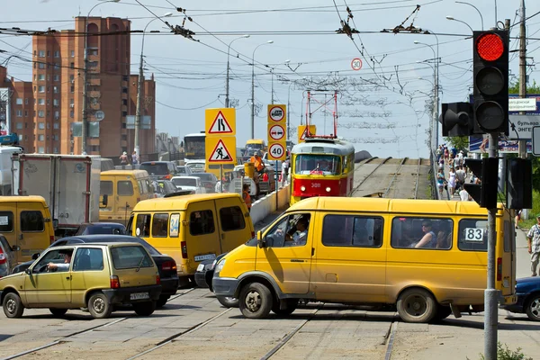 Труба на мосту через Волго-Донской навигационный канал в связи с ремонтом — стоковое фото