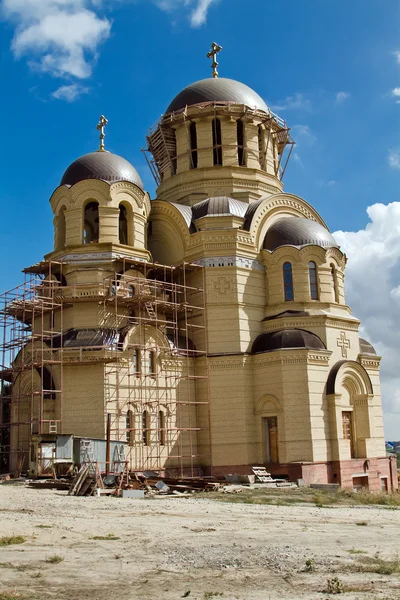 Вид на строительство храма Святого Иоанна Кронштадтского — стоковое фото
