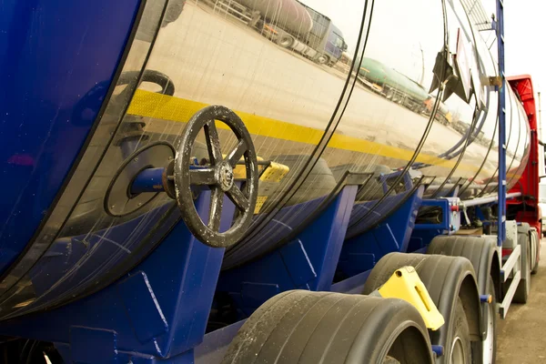 The old shiny gasoline truck — Stock Photo, Image