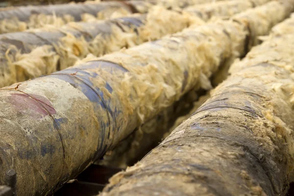 eski metal borular cam yünü temizlenir