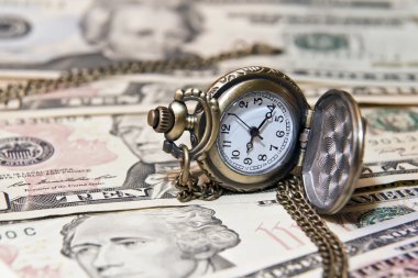 cep saati yalan üzerine dolar