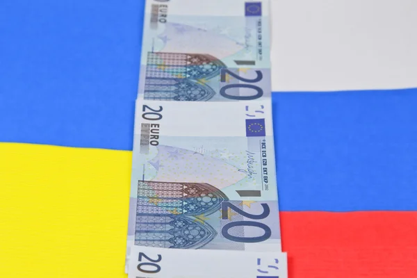 ロシアとウクライナのユーロ紙幣の形で国境 — ストック写真