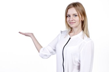 hayali bir nesne tutan güzel sarışın