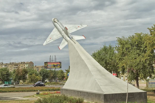 Monumento ao MIG-21 a 30 anos de vitória em grande guerra Patriótica — Fotografia de Stock