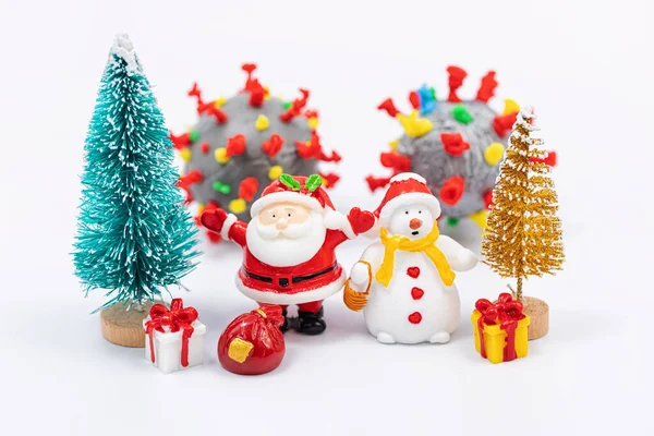 Snowman Santa Claus Christmas Tree Gifts Background Coronavirus Model — Stock Photo, Image