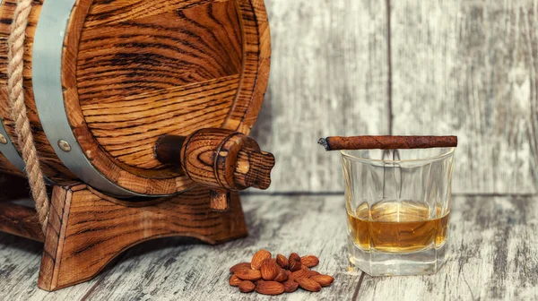 Oak Barrel Roasted Almonds Glass Whiskey Cigar — Stock Photo, Image