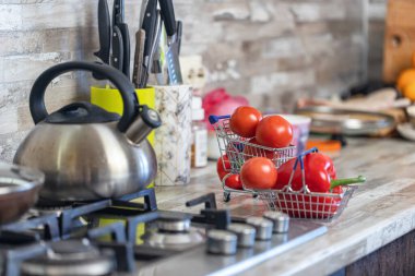 Konsept: mağazadan mutfağınıza taze sebze teslimatı