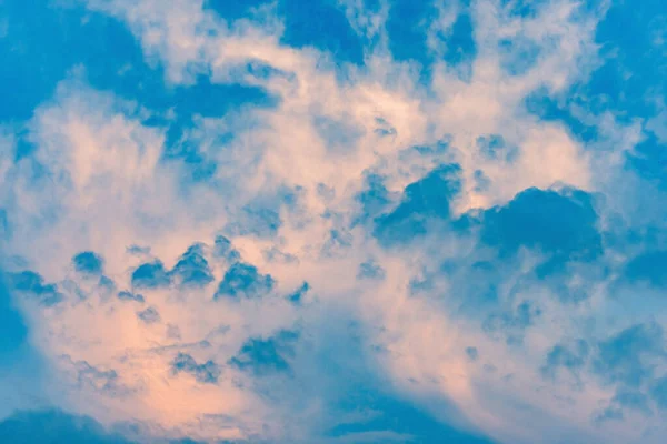 Muitas Nuvens Céu Azul — Fotografia de Stock