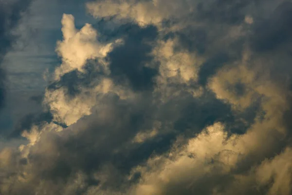 Céu Está Cheio Nuvens Densas — Fotografia de Stock