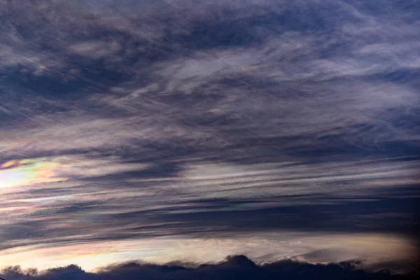 Pileus Iridescente Nuvem Céu — Fotografia de Stock