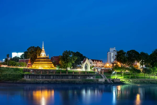 Pagoda Con Río Provincia Phitsanulok —  Fotos de Stock