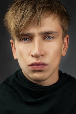 yakışıklı adam