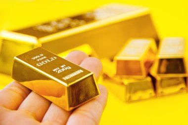 elini tutmak altın Bar