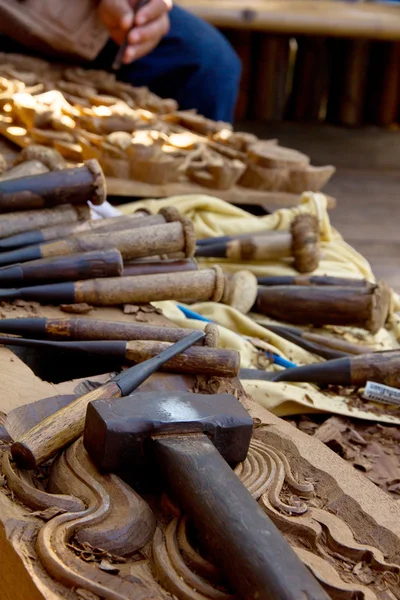 Инструменты для дерева, используемые плотником — стоковое фото