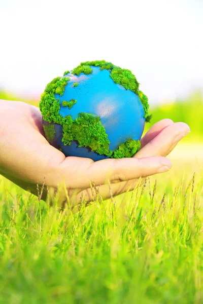 Earth in Hands — Stock Photo, Image