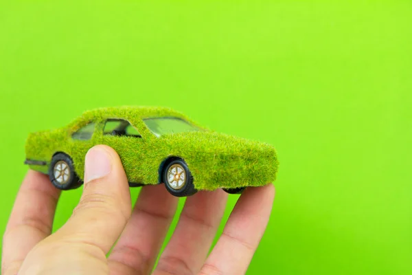 Hand Holding Eco icona dell'auto — Foto Stock