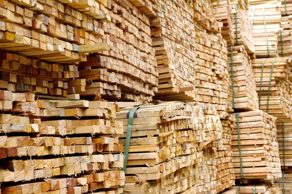 Montón de madera aserrada —  Fotos de Stock