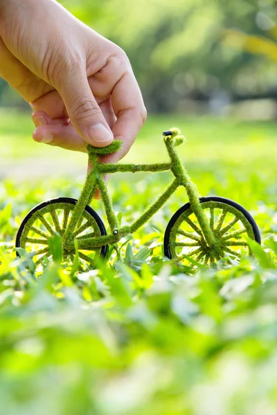 Зеленый велосипед — стоковое фото