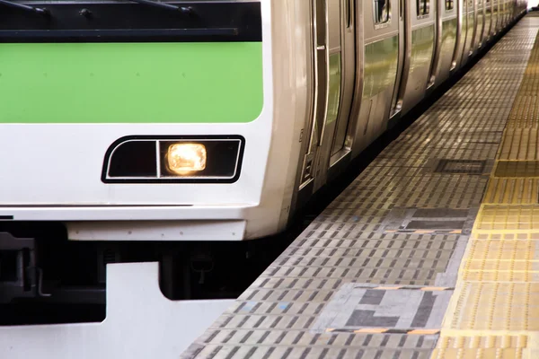 东京的通勤列车 — 图库照片