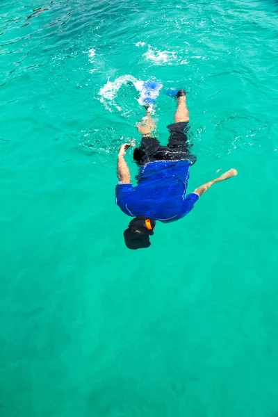 Snorkeling uomo — Foto Stock
