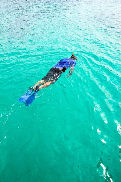 Snorkel de homem — Fotografia de Stock