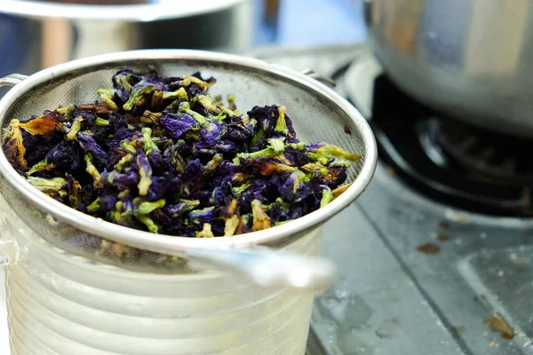 Dried Butterfly Pea Process Making Butterfly Pea Juice Traditional Thai — Stock Photo, Image