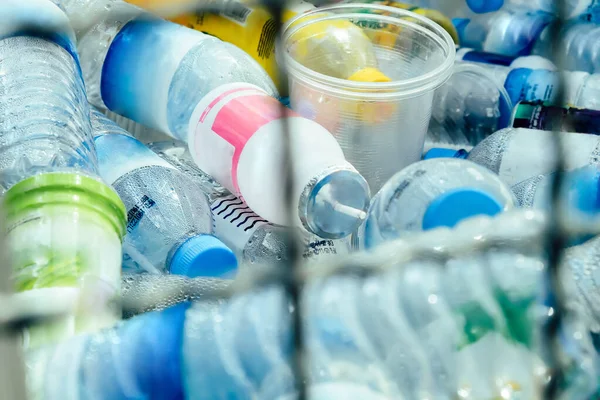 Obrázek Plastových Lahví Nádob Připravených Recyklaci — Stock fotografie