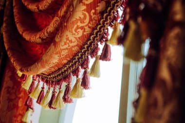 Tiyatro perdesinin ayrıntıları tekstil ürünlerini kapatır