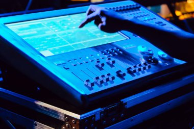 Tatlı bir ses karıştırma kontrol panelinin