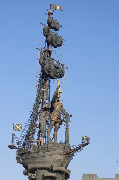 Åttondelen högsta staty i världen - peter stort — Stockfoto