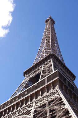 Mavi gökyüzü arka plan, paris Eyfel Kulesi