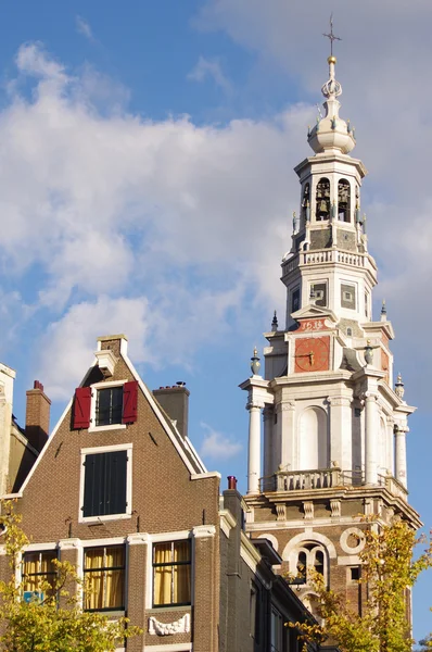 Věž s hodinami Munttoren v Amsterdamu — Stock fotografie