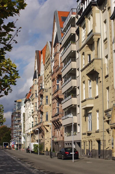 Fila de casas coloridas em Dusseldorf — Fotografia de Stock