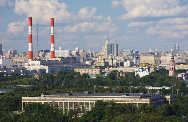 Stedelijke panoramisch uitzicht over Moskou — Stockfoto