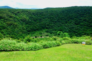 Sangumburi Krateri volkanik kraterde inşa edilmiş bir turizm alanıdır..