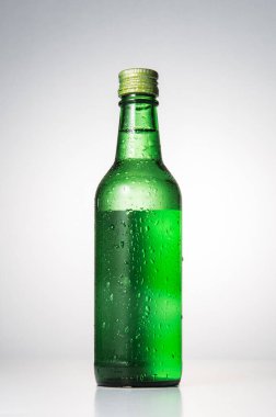 Soju, Korelilerin içmeyi sevdiği bir içecektir..