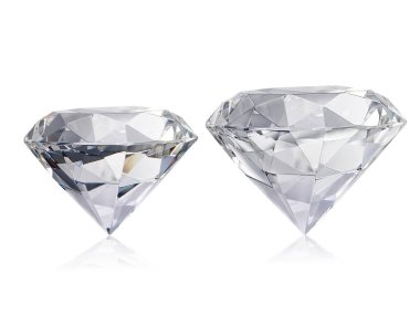 Beyaz arka planda göz kamaştırıcı elmas