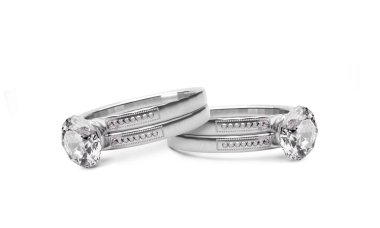 Beyaz arkaplandaki zarif elmas yüzüğü kapat. 3 Boyutlu Hazırlama