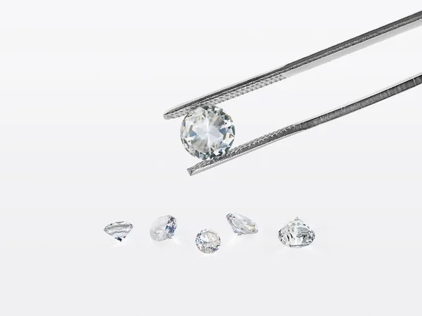 Briljant Geslepen Diamant Vastgehouden Door Pincet — Stockfoto