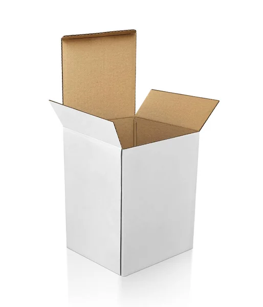 Beyaz Arkaplanda Izole Edilmiş Boş Karton Kutuyu — Stok fotoğraf
