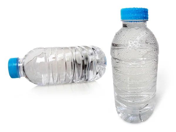 Liten Plastflaska Med Vattendroppar Isolerad Vit Bakgrund — Stockfoto