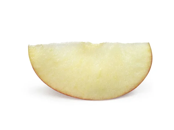 新鲜苹果在白色的背景上被从农场切割成碎片 — 图库照片