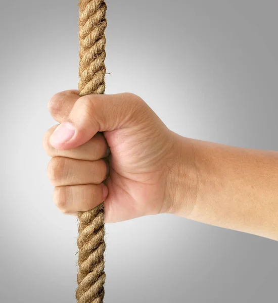 Mão Agarrada Corda Aguentando Força Determinação Pessoas Que Precisam Ajuda — Fotografia de Stock