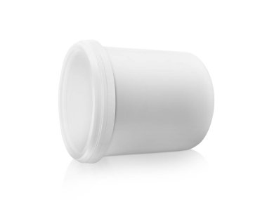 Beyaz bir arka plan üzerinde izole beyaz plastik kova
