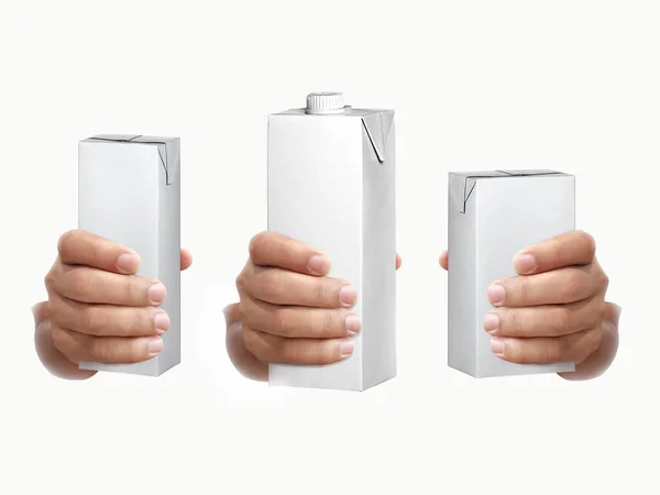 Χαρτοκιβώτιο Συσκευασίας Γάλα Χυμό Στο Χέρι Που Απομονώνονται Λευκό Φόντο — Φωτογραφία Αρχείου