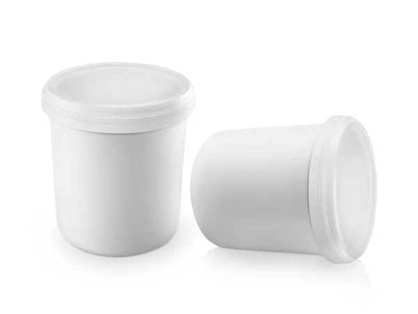 孤立在白色背景上的白色塑料桶 — 图库照片