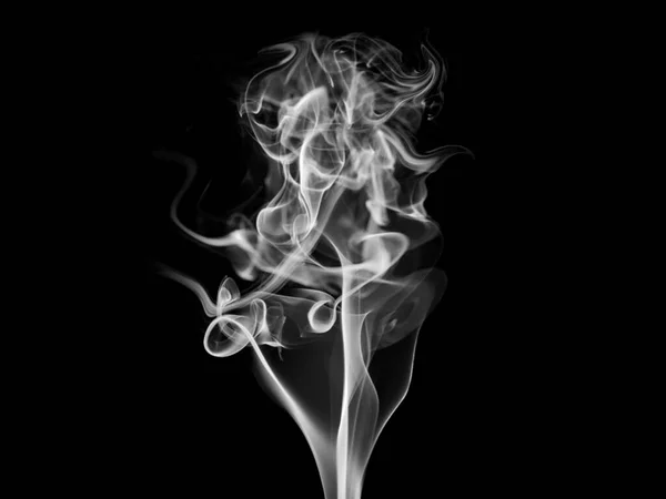 黑色背景查出的白色烟雾的移动 — 图库照片